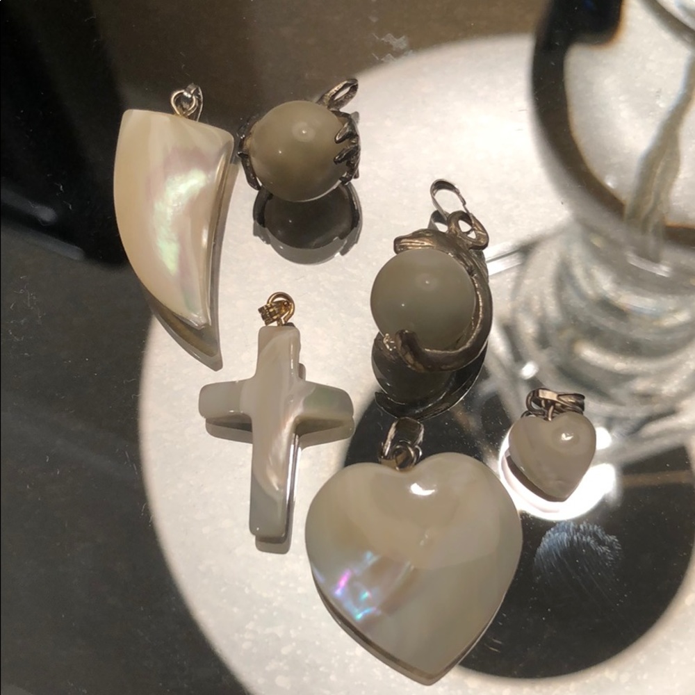 6 Pendants